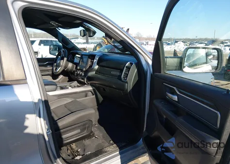 2019 Ram 1500 Big Horn/Lone Star 4X4 5'7 Box z USA, uszkodzony, nr VIN 1C6SRFFT8KN747748